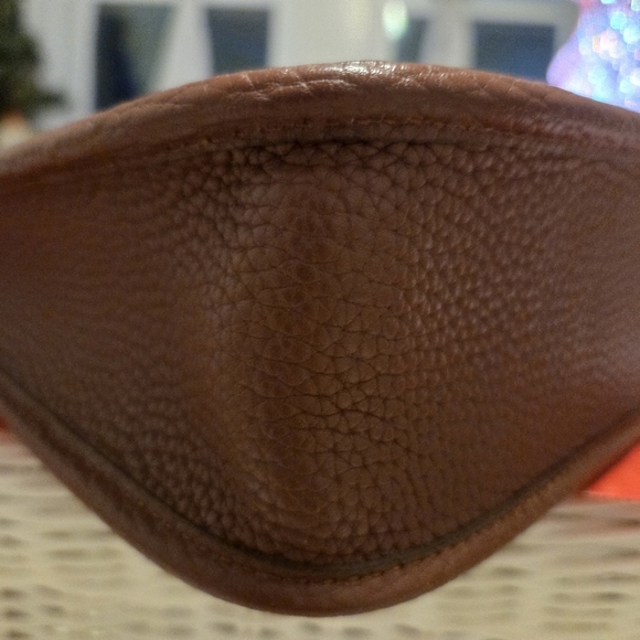 Henry's By Dooney & Bourke Small Crossbody In Chocolate NWT - Picture 8 of 16